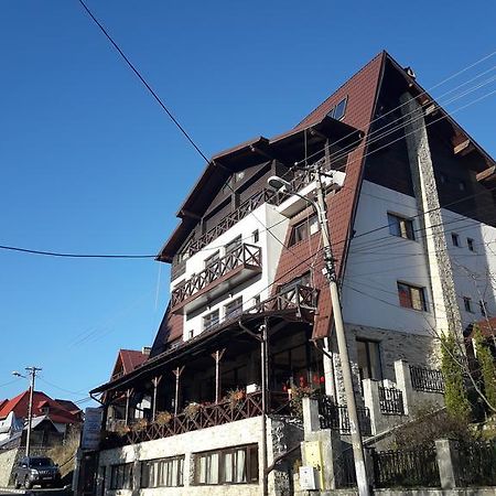 Magic Club Hotell Buşteni Eksteriør bilde