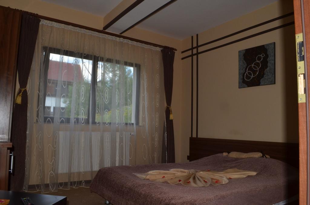 Magic Club Hotell Buşteni Eksteriør bilde