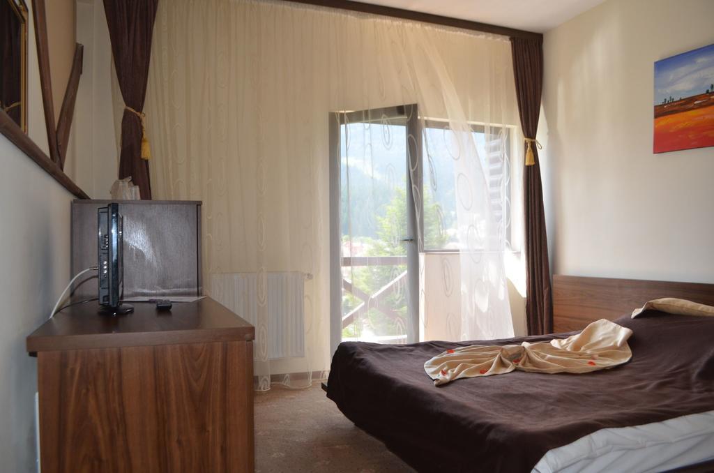 Magic Club Hotell Buşteni Eksteriør bilde