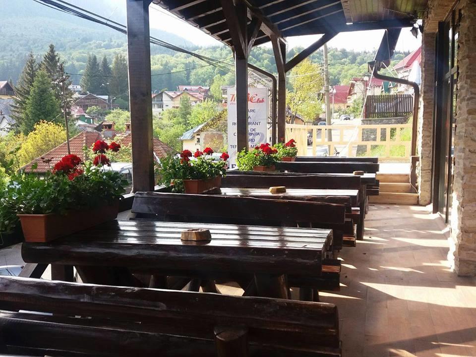 Magic Club Hotell Buşteni Eksteriør bilde